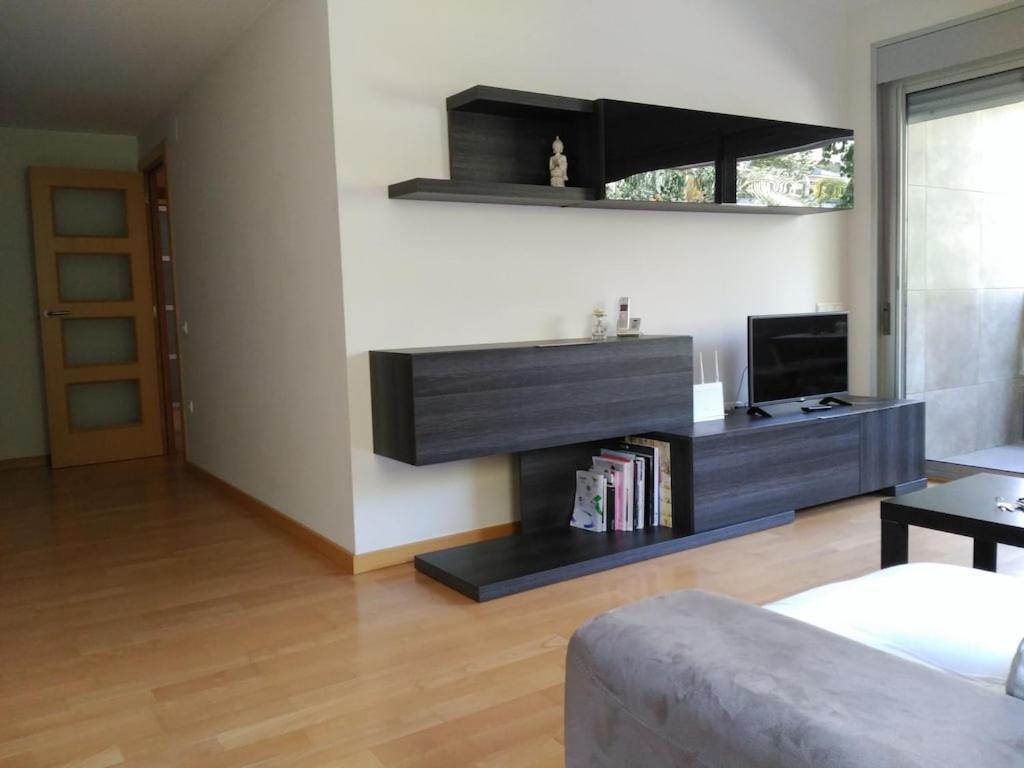 Luxury Flat, 3 Bedrooms, 2 Bathrooms And Swimming Pool Next To The Beach!! Sant Adria de Besos Exterior photo